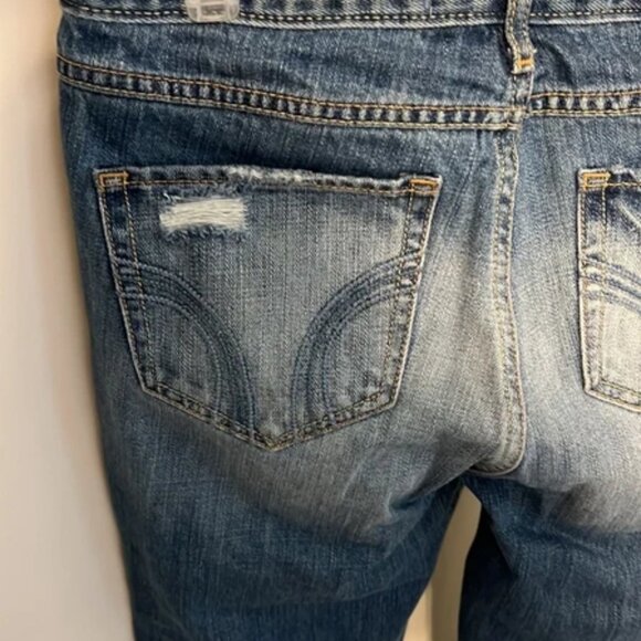 Womens Hollister jeans worn once destroyed and has rhinestones designed under th - Picture 9 of 10